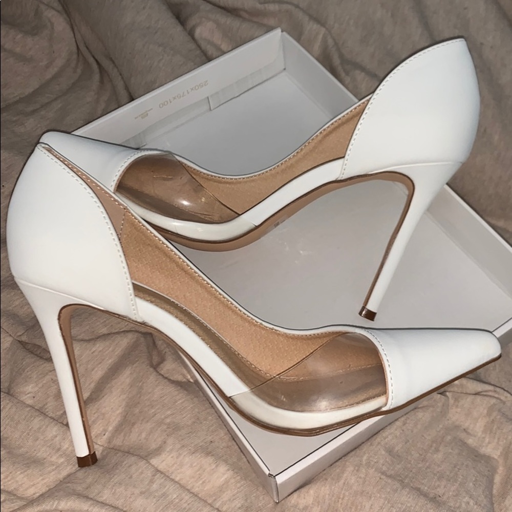 Olivia J White Pumps Size 7! NWOT
